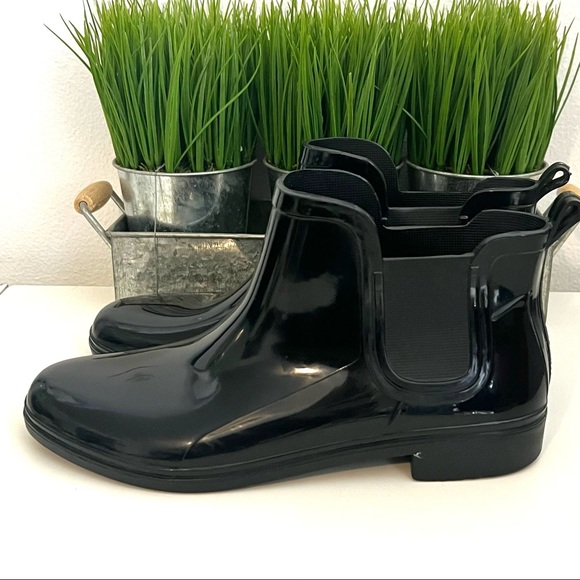 Womens Rain Boots Flat Heel Black PVC Size 9 Good Condition - Picture 3 of 10